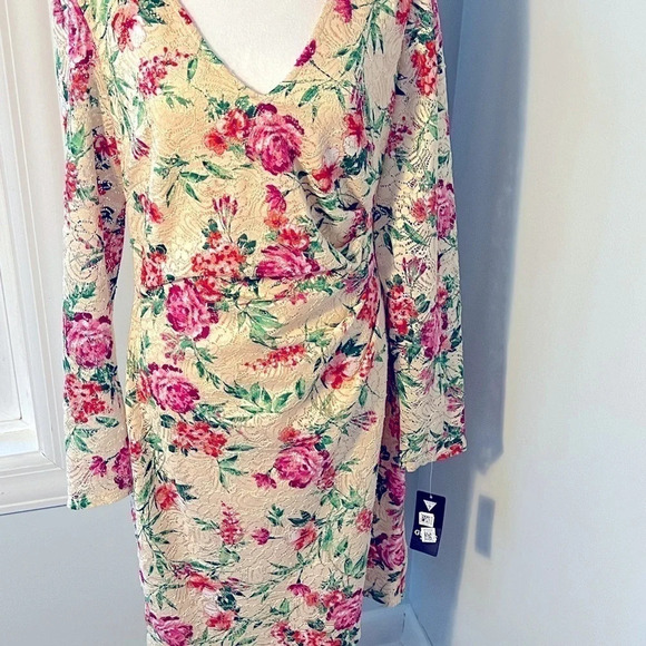 Guess SZ 14 Cream Lace V-Neck Floral Print lace Sheath Sheer Lace Sleeve NWT - Picture 6 of 14